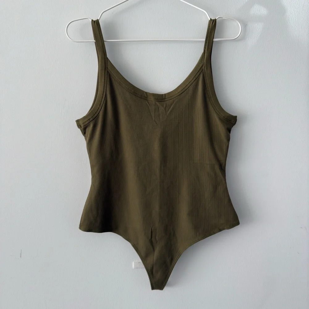 GIRLFRIEND COLLECTIVE Coco Scoop Bodysuit in Fern - Picture 5 of 11